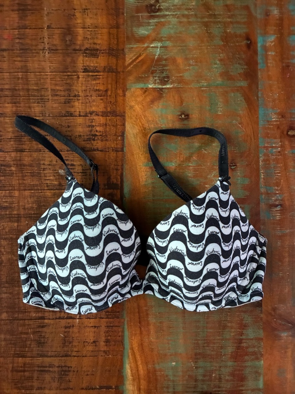 Victoria's Secret cotton push-up bra black and white wave pattern 34D